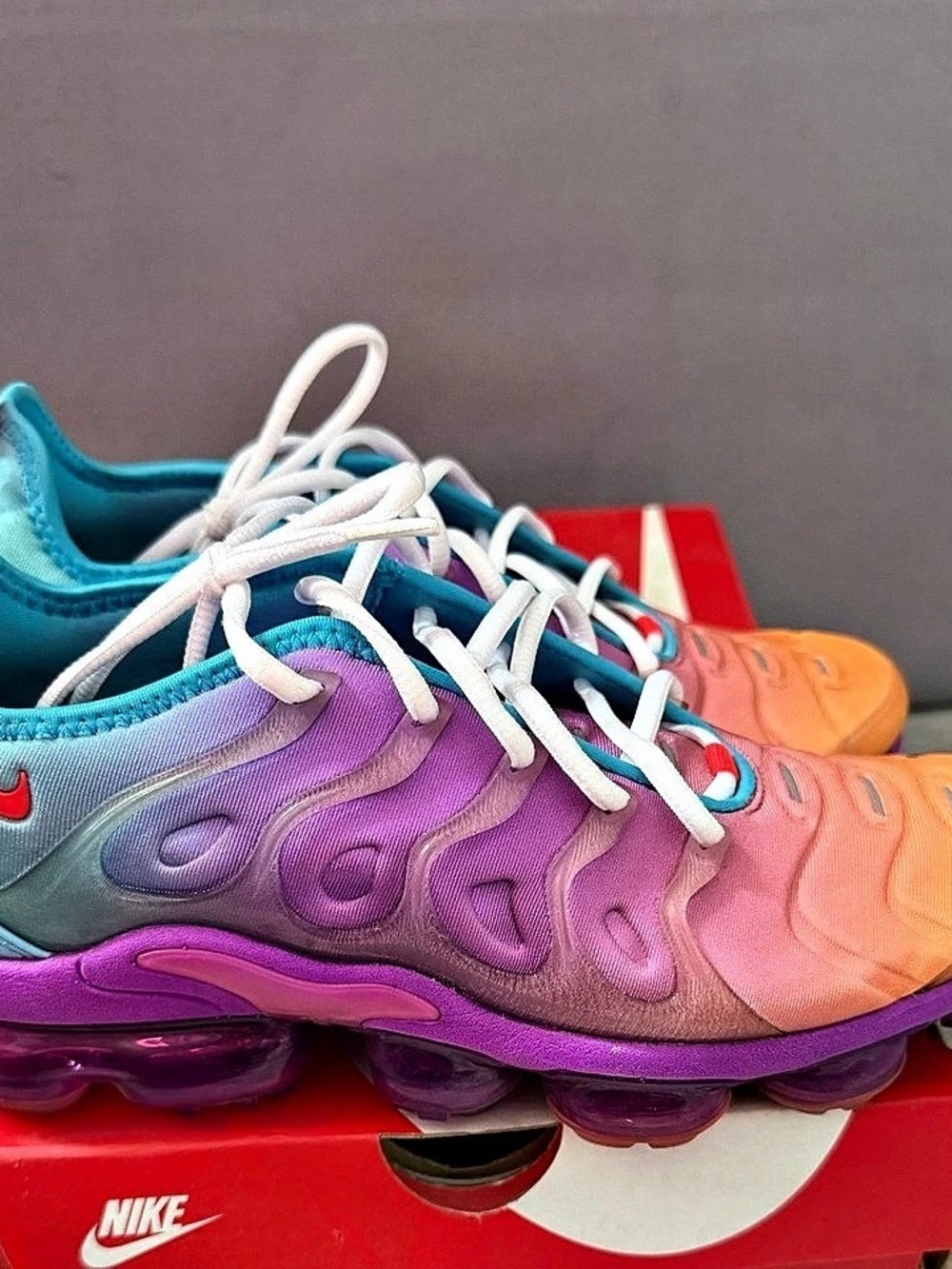 Nike Air VaporMax Plus Multicolor Sneakers US 8.5 Like New